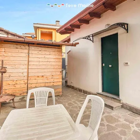 Apartment I Limoni In Fiore, Terre Marine